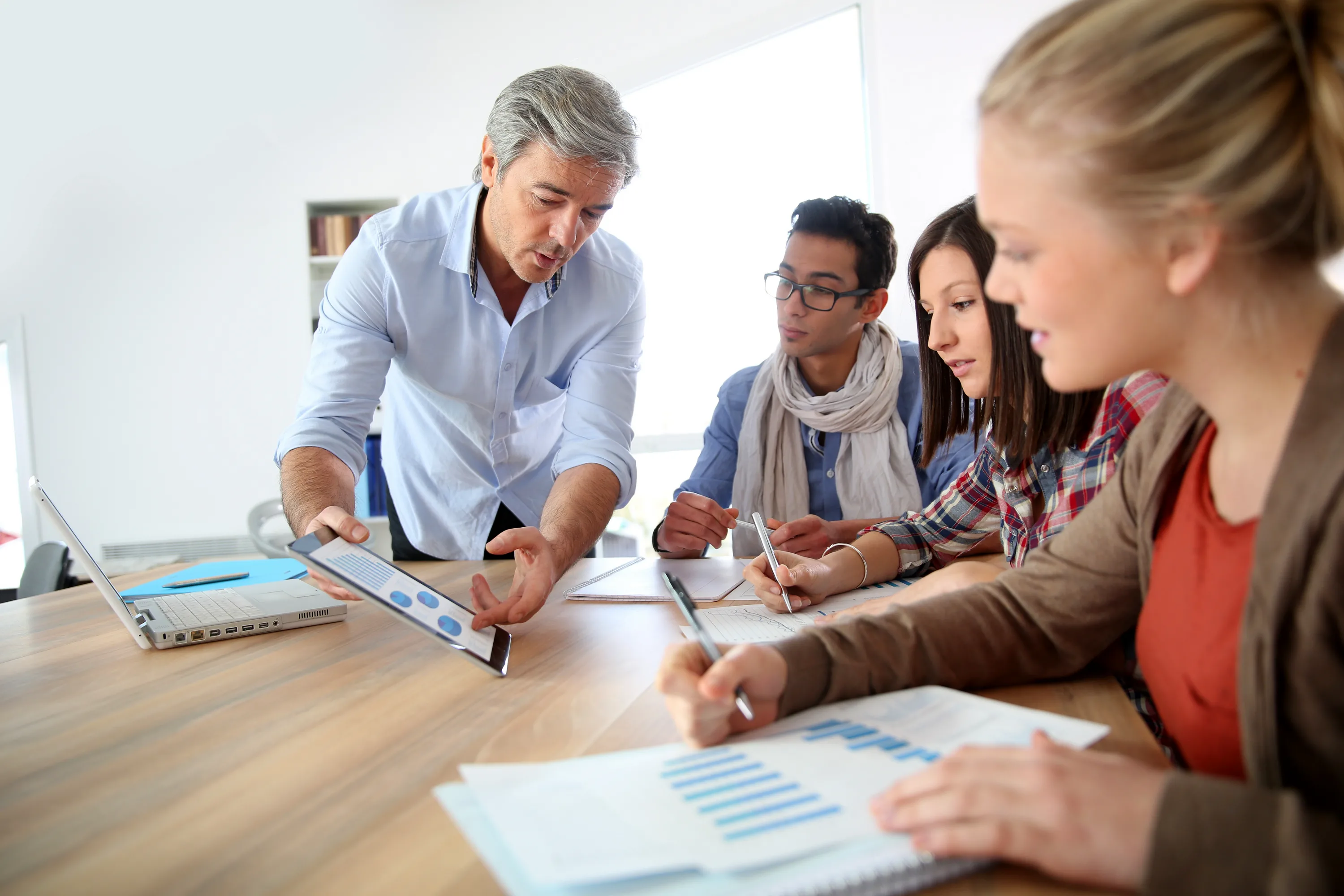 Transforme sua equipe: treinamento de liderança da Business School Celioraku